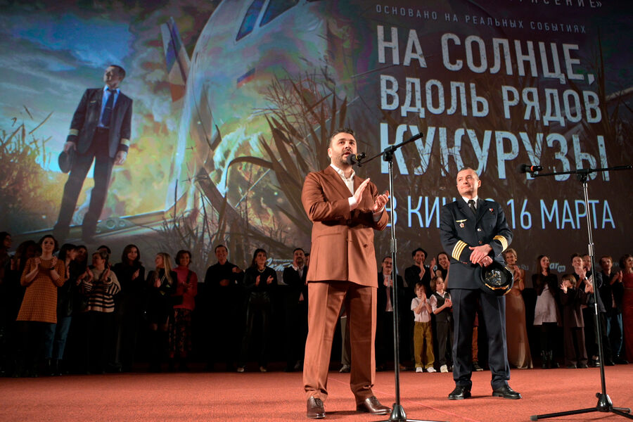 Сарик Андреасян и Дамир Юсупов на премьере фильма «На солнце, вдоль рядов кукурузы»