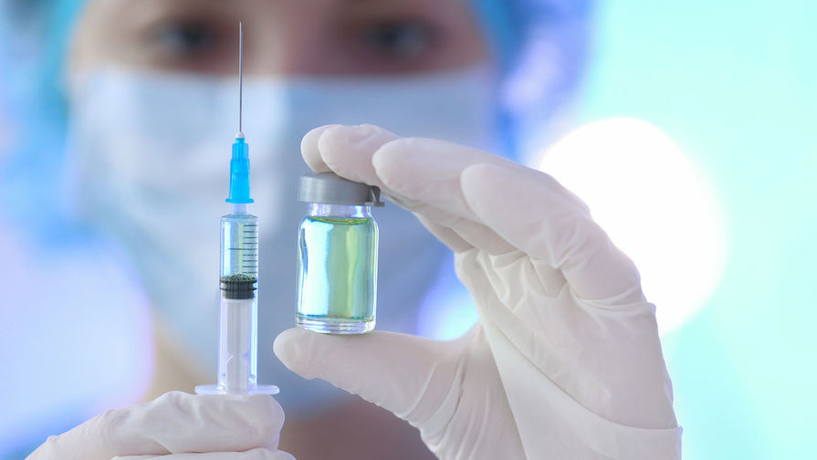 В Роспотребназдоре назвали первых получателей прививки от коронавируса -  Газета.Ru