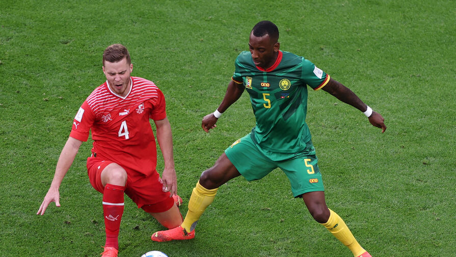 В Норвегии потребовали от ФИФА наказать камерунца Ондуа за российский флаг на бутсах