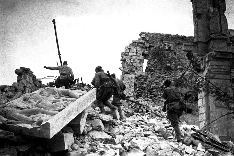 Бойцы 4-го Украинского фронта Красной армии во время боев за освобождение Крыма, 1944 год