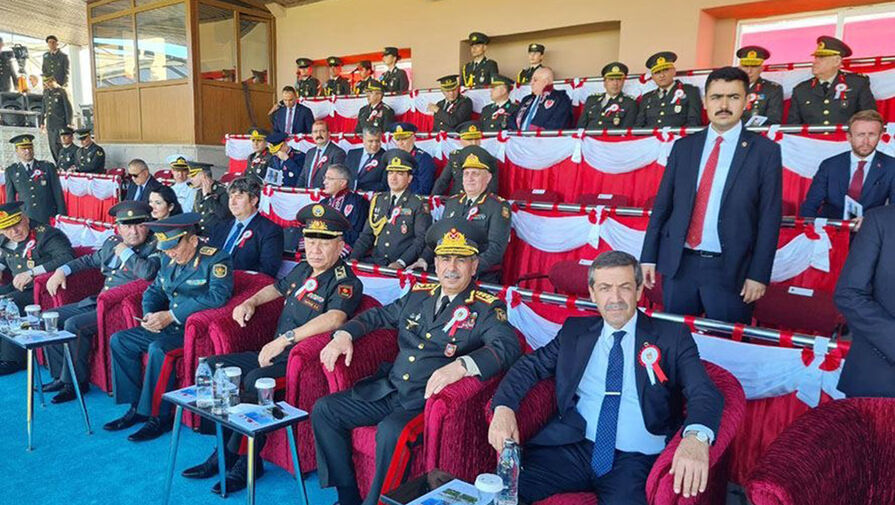 Министр обороны Азербайджана принял участие в церемонии выпуска турецкой военной академии