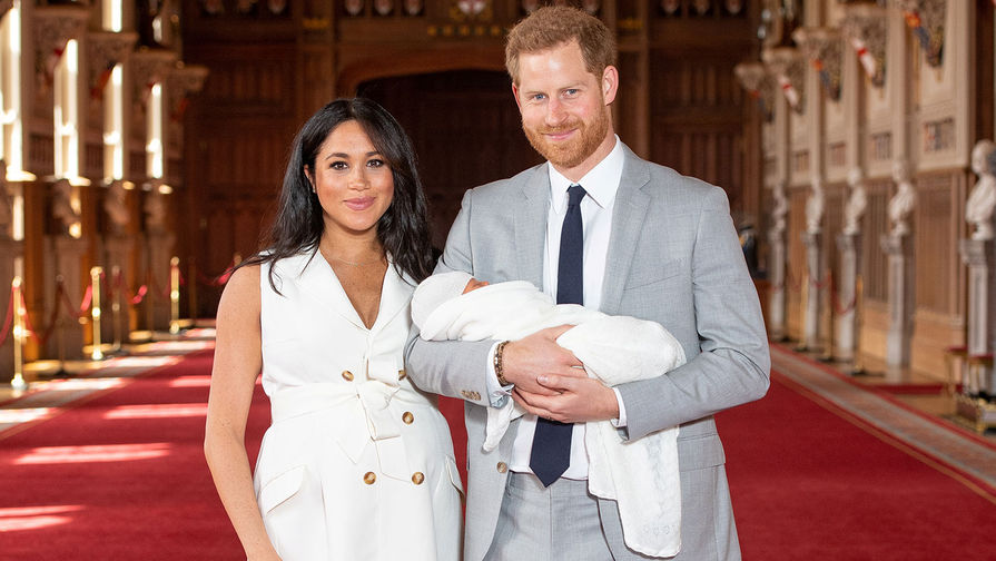 Принц Гарри, герцогиня Сассекская Меган и их сын, 8 мая 2019 года 