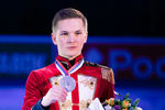 Серебряный призер мужских соревнований Михаил Коляда на церемонии награждения чемпионата России — 2022