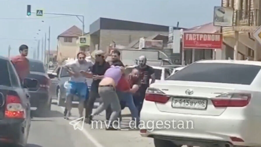 В Дагестане конфликт на дороге закончился массовой дракой