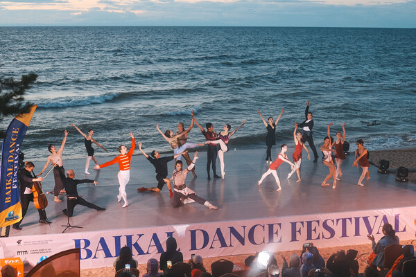 Программа фестиваля включала open air, многочисленные выступления артистов балета, мастер-классы и фотовыставку.