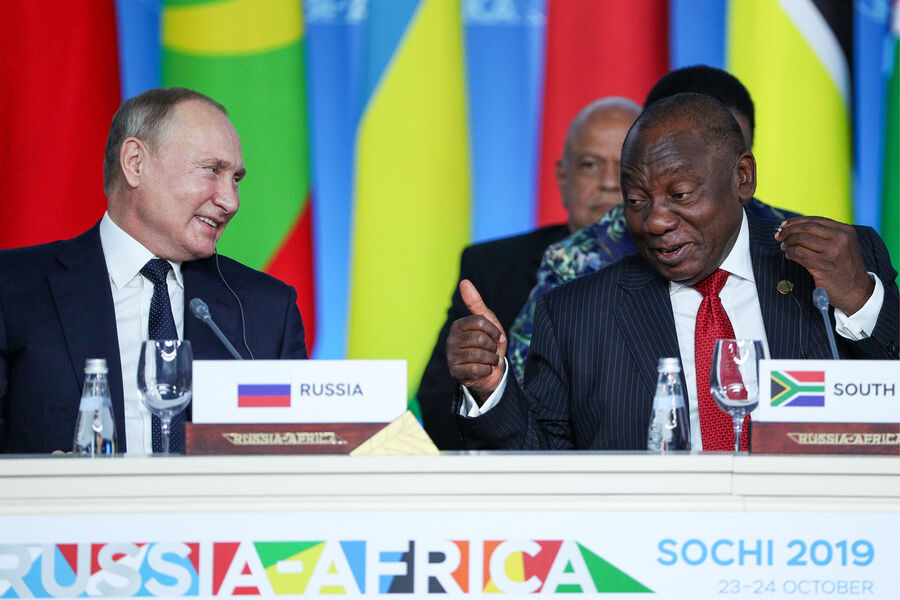 Президент РФ Владимир Путин и президент Южно-Африканской Республики Сирил Рамафоса