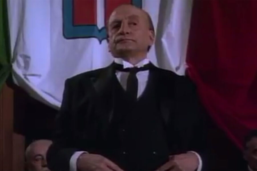 Кадр из фильма «Муссолини», 1985
