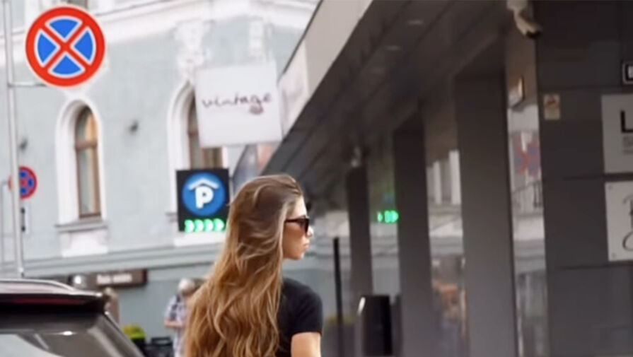 Дочь Веры Брежневой распродает свои брендовые вещи