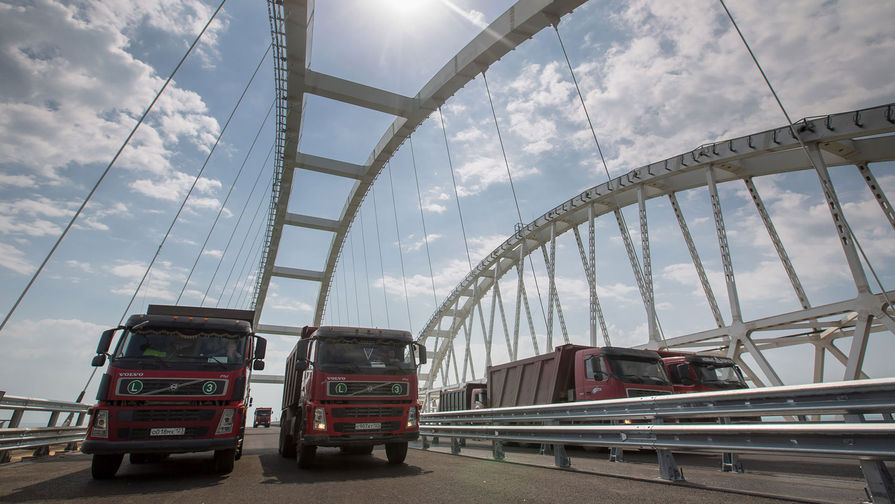 Автодорожная часть Крымского моста сдана заказчику