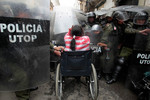 23 февраля. Сотни инвалидов собрались в центре Ла-Паса, требуя от правительства Боливии выплаты денежной помощи в размере 3000 боливиано ($434) каждому.