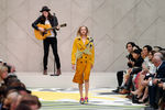 Представление новой коллекции Burberry прошло под&nbsp;аккомпанемент певца Джеймса Бэя