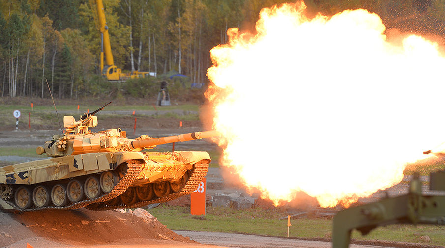 Танк Т-90А во время демонстрационных стрельб на&nbsp;открытии 10-й международной выставки Russia Arms Expo