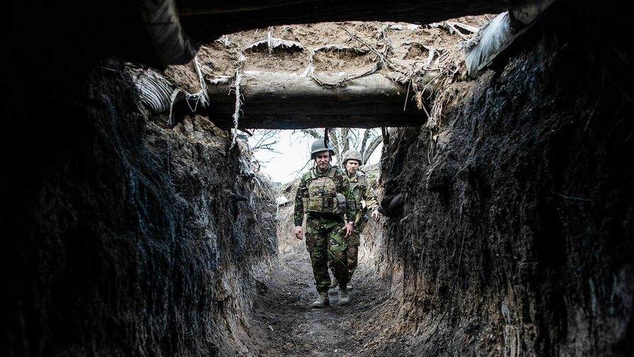 Украинские военнослужащие около Мариинки под Донецком накануне президентских выборов, март 2019 года