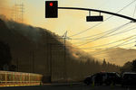 Пожар на Голливудских холмах в Лос-Анджелесе неподалеку от киностудий Warner Bros. и Universal