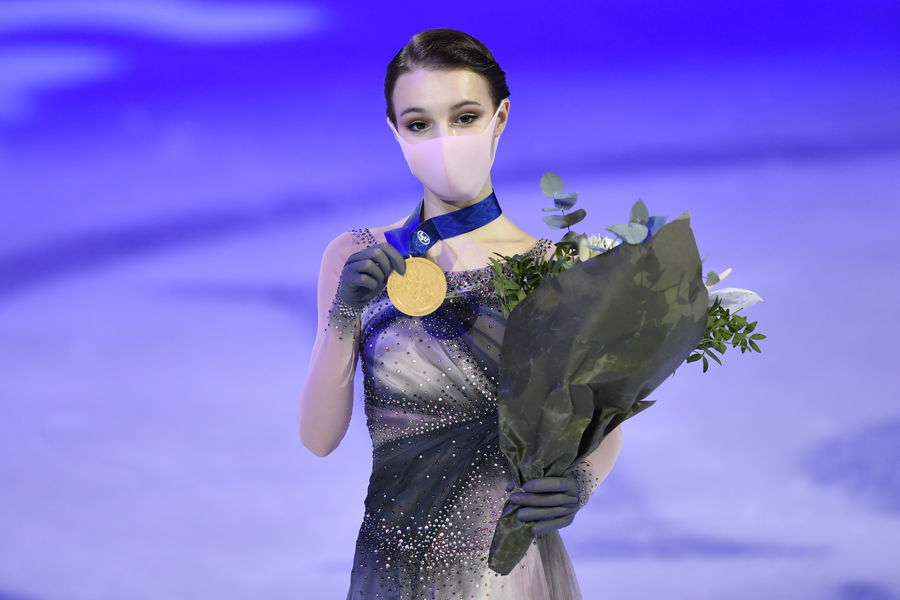 Анна Щербакова на церемонии награждения чемпионата мира в Стокгольме