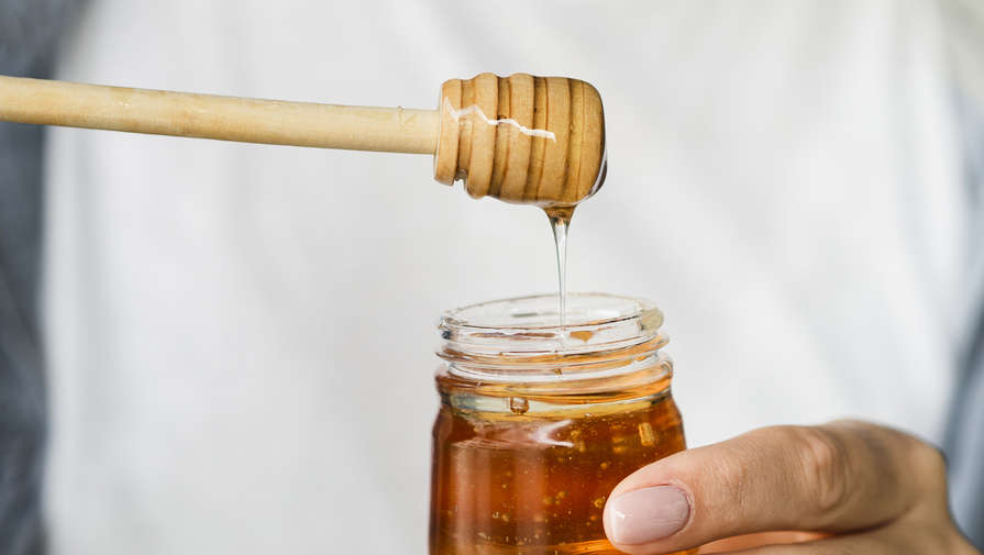 Пчеловод рассказал, можно ли отличить поддельный мед в домашних условиях