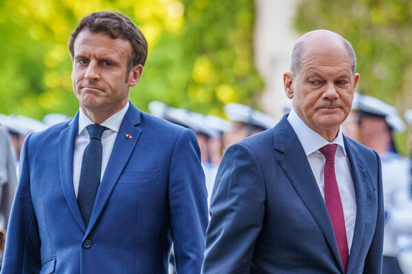 Президент Франции Эммануэль Макрон и канцлер Германии Олаф Шольц, 2022&nbsp;год
