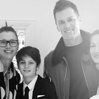 Ақ трусикидегі хатшы секс