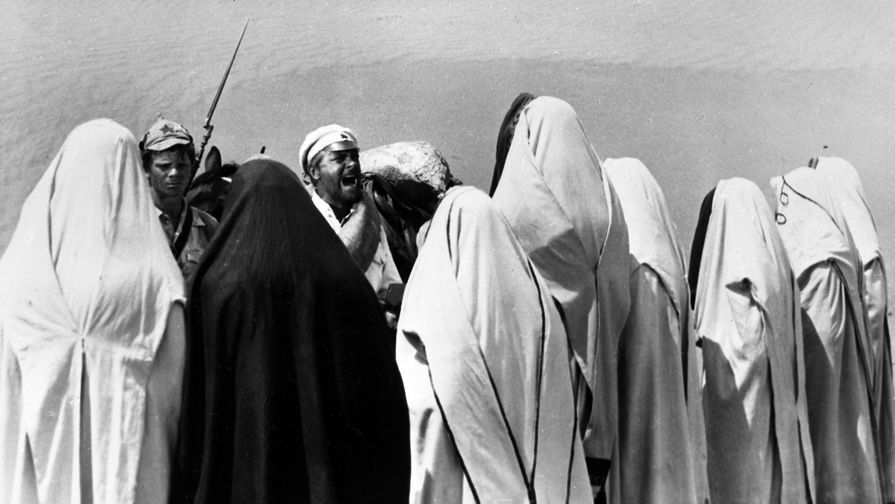 Кадр из фильма &laquo;Белое солнце пустыни&raquo; режиссера Владимира Мотыля, 1970 год 
