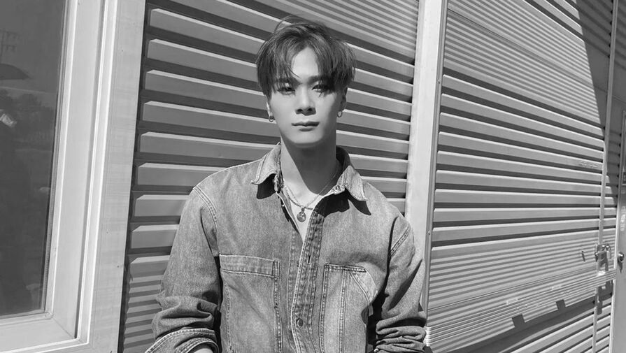 25-летний участник k-pop-группы ASTRO Мунбин совершил самоубийство