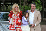 Маша Распутина с мужем Виктором Захаровым и дочерью Машей на праздновании дня рождения певицы, 2006 год