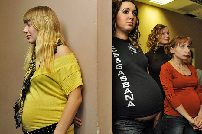 КС признал противоречащими Конституции нормы права, допускающие увольнение с госслужбы беременных женщин