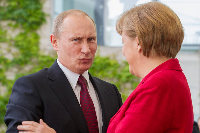 Владимиру Путину придется объяснить Ангеле Меркель проверки немецких НКО