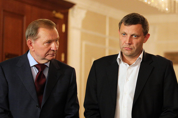 Экс-президент Украины Леонид Кучма и премьер-министр ДНР Александр Захарченко во время заседания трехсторонней контактной группы
