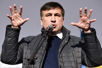 Бывший губернатор Одесской области Украины Михаил Саакашвили во время вече у здания Верховной рады в Киеве, октябрь 2017 года