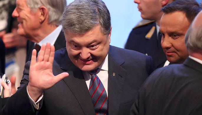Петр Порошенко приветствует