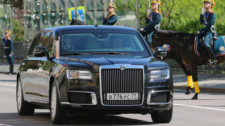 Новый российский лимузин проекта «Кортеж» во время инаугурации президента Владимира Путина в Кремле, 7 мая 2018 года