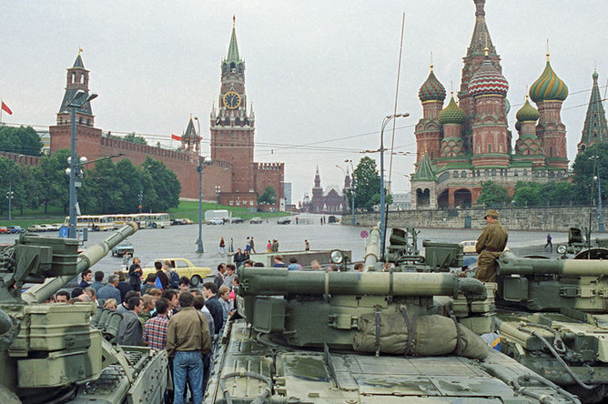 Попытка государственного переворота. Военная техника на улицах Москвы, 19 августа 1991 года