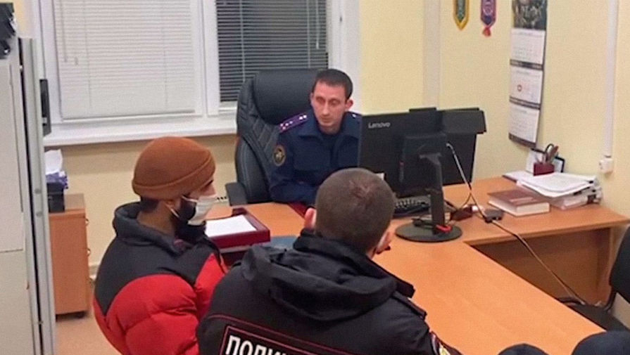 СК опубликовал видео допроса напавших на полицейских на станции метро Тульская