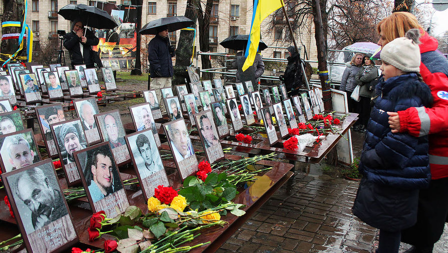 На&nbsp;улице Институтской в&nbsp;Киеве установлен мемориал погибшим на&nbsp;«майдане»