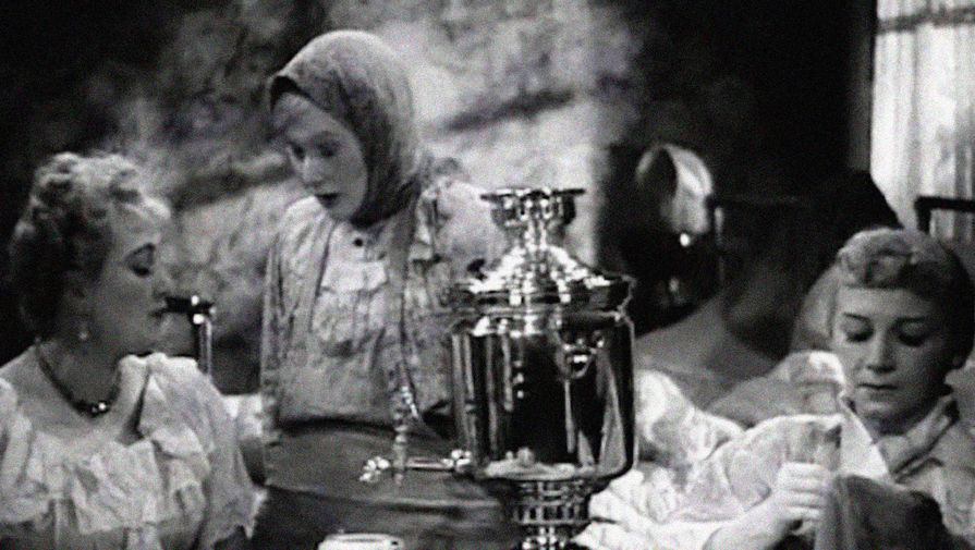 Кадр из фильма «Светлый путь» (1940)