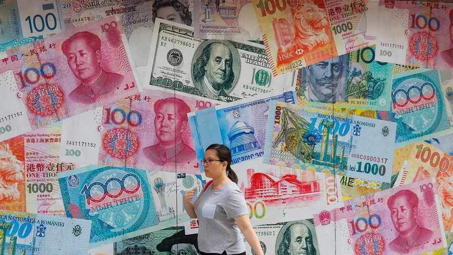 The Economist: доллар еще влияет на мировую экономику, но юань становится все сильнее