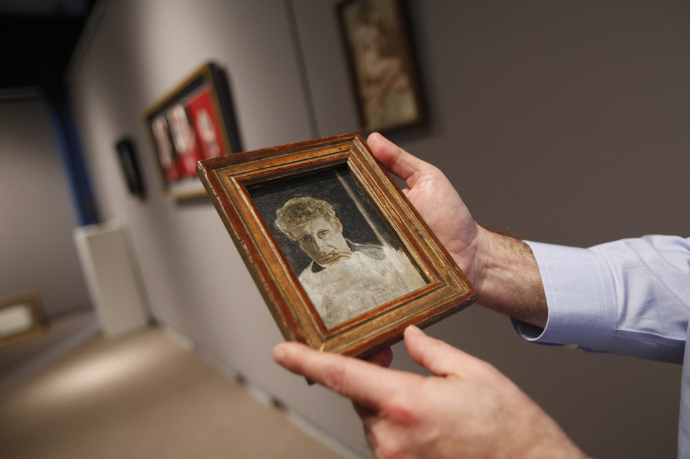 Автопортрет Люсьена Фрейда на предаукционной выставке Christie's