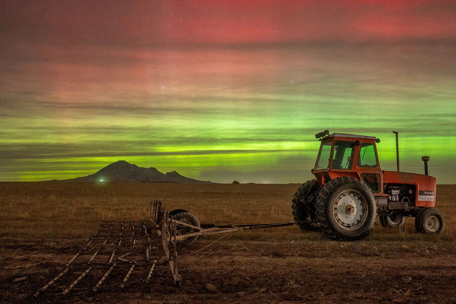 Северное сияние в&nbsp;Стерджисе, Южная Дакота, США, 12&nbsp;ноября 2025&nbsp;года
