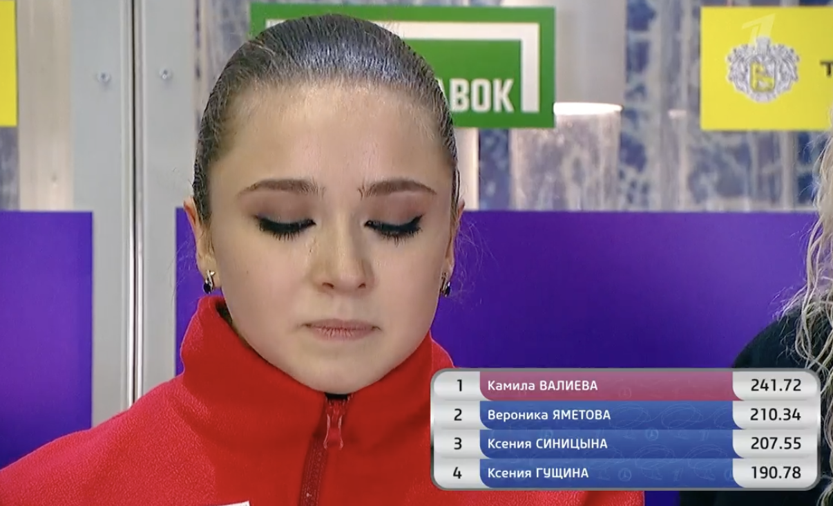 Валиева трижды упала с четверного прыжка и с огромным отрывом победила в Казани