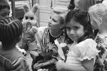 Ведущая передачи «Спокойной ночи, малыши» — Татьяна Веденеева с детьми, 1987 год