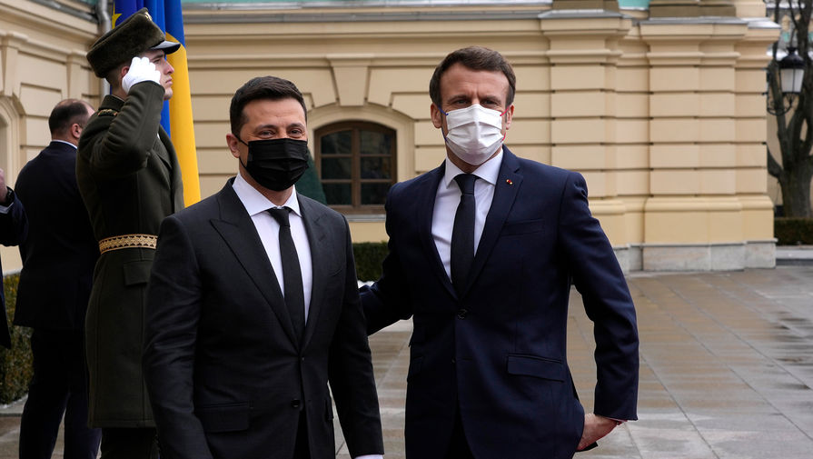Макрон прибыл на встречу с Зеленским