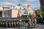 Военнослужащие Вооруженных сил Азербайджана на Красной площади в Москве на военном параде, посвященном 80-летию Победы в Великой Отечественной войне, 09 мая 2025 года
