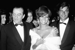 Итальянская актриса Клаудия Кардинале и французский актер Жан Сорель (слева направо) во Дворце кино на Венецианском Лидо, 6 сентября 1965 