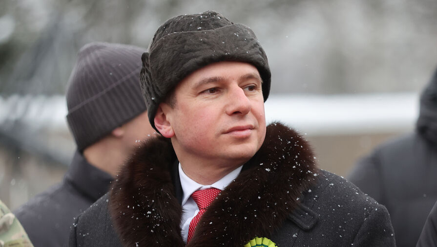 Депутат Романов поздравил петербуржцев с Днем Ленинградской Победы