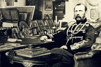 Император Александр II в рабочем кабинете, 1880 год