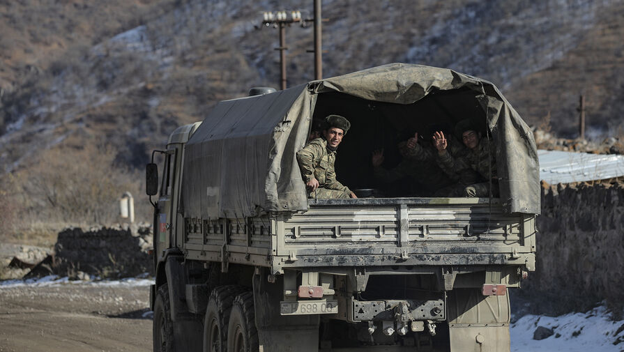 Минобороны Азербайджана заявило о ранении трех военных в Карабахе при подрыве на мине