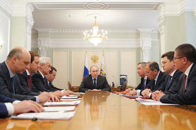 Президент России Владимир Путин на совещании с руководством правительства РФ 