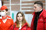 Фигуристы Анастасия Мишина и Александр Галлямов перед вылетом в международном аэропорту Шереметьево, 20 марта 2020 года