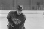 Хоккеист Павел Буре на льду, 1986 год