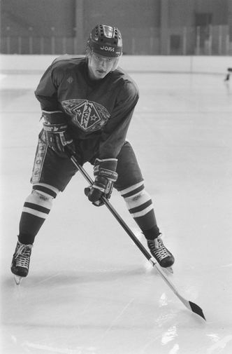 Хоккеист Павел Буре на&nbsp;льду, 1986 год